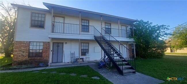 property at 406 N Main St