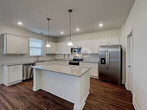 2135 Laurel Vlg Cir in Belmont, NC - Building Photo - Building Photo