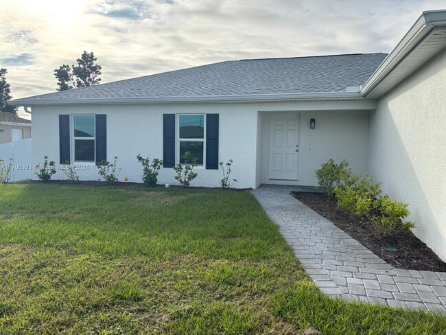 1816 NW 1st Ave in Cape Coral, FL - Building Photo - Building Photo