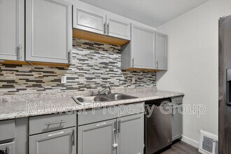 1395 Acredale Dr in Florissant, MO - Building Photo - Building Photo