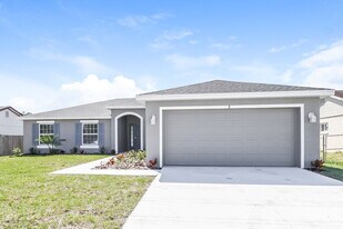 8 Bradford Ct in Poinciana, FL - Building Photo