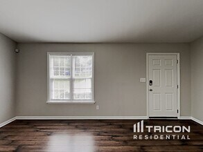 3012 Brittany Dr in Clayton, NC - Building Photo - Building Photo