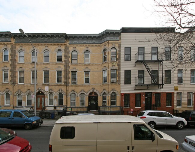 858 Hart St in Brooklyn, NY - Building Photo - Building Photo