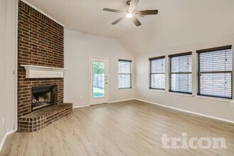 1658 Wildflower Dr in Waxahachie, TX - Building Photo - Building Photo