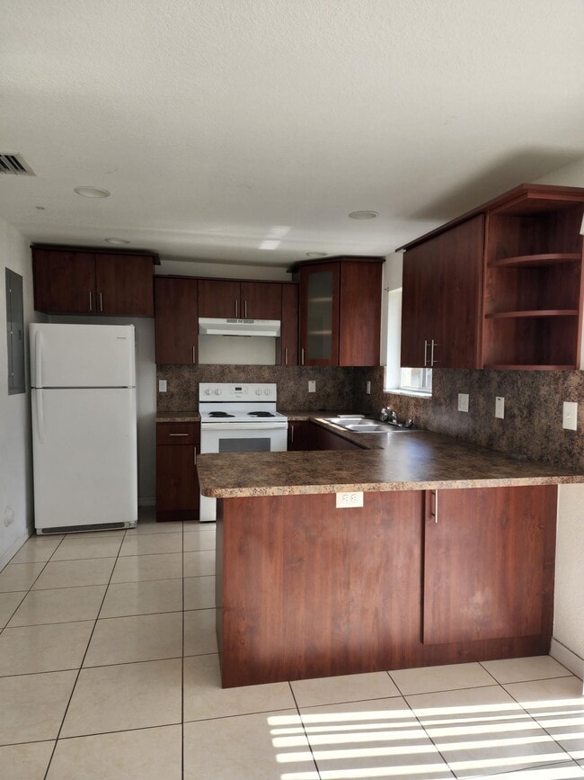 304 N 61st Terrace in Hollywood, FL - Building Photo - Building Photo