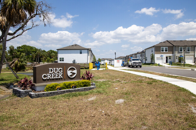 Dug Creek in Gibsonton, FL - Foto de edificio - Building Photo