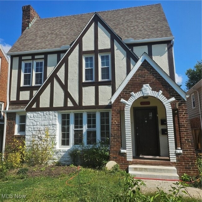 property at 3695 Rolliston Rd