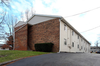 250 Teddy Ave in Akron, OH - Foto de edificio - Building Photo