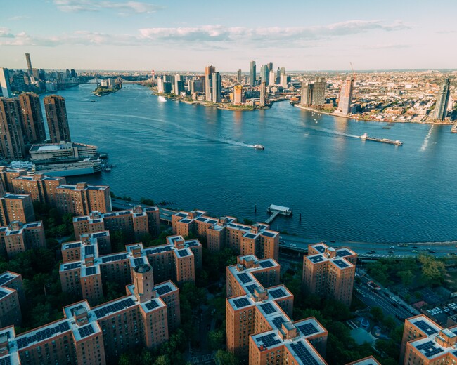 StuyTown in New York, NY - Foto de edificio - Building Photo