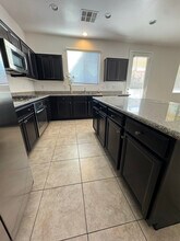 123 Volans Ave in Las Vegas, NV - Building Photo - Building Photo