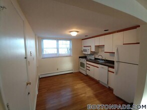 10 River Dr, Unit B in Danvers, MA - Building Photo - Building Photo