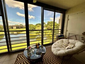 7582 Regency Lake Dr in Boca Raton, FL - Building Photo