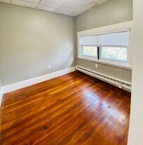 346 Chelsea St, Unit 3 in Boston, MA - Building Photo