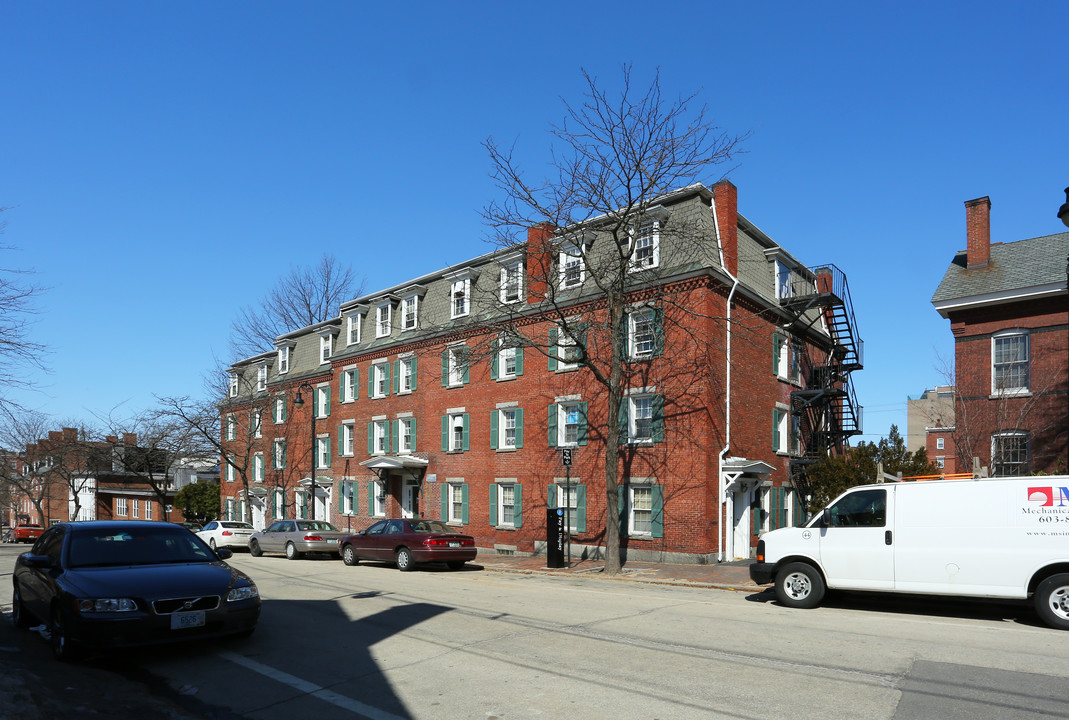 Amaskeag Residences in Manchester, NH - Building Photo