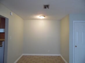 921 N Broadway in Lexington, KY - Building Photo - Building Photo