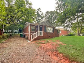 3400 Bonaire Dr in Charlotte, NC - Building Photo