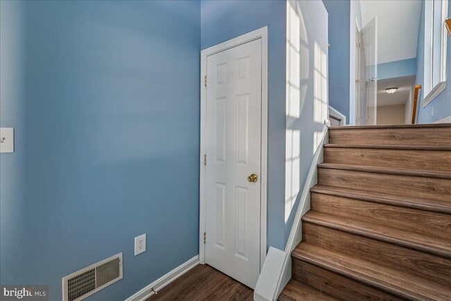 property at 43771 Maison Blanc Square