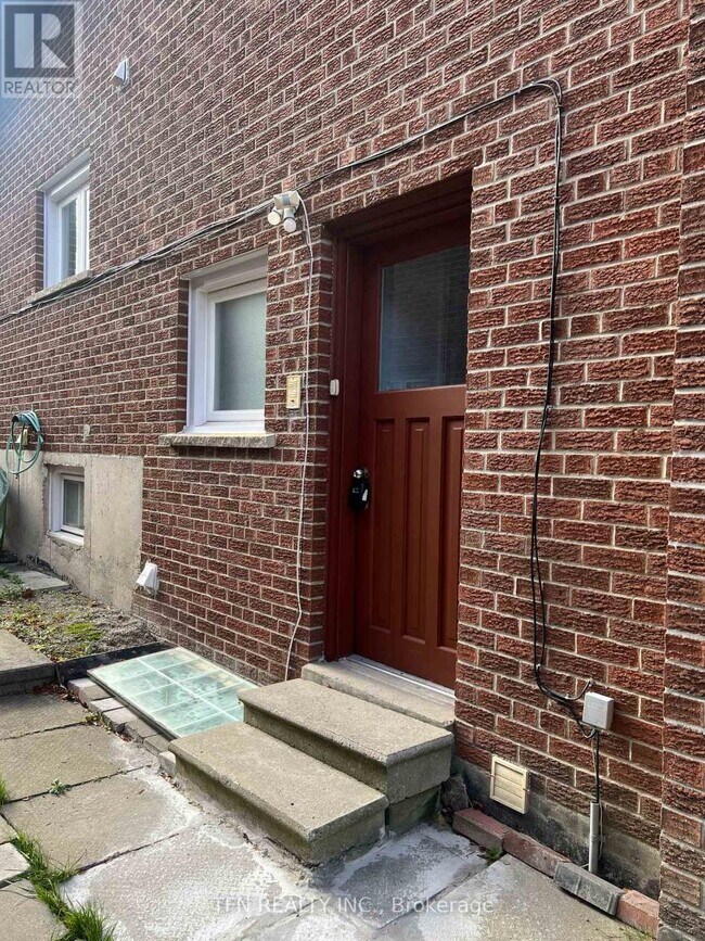 23 Beardmore Crescent in Toronto, ON - Building Photo - Building Photo