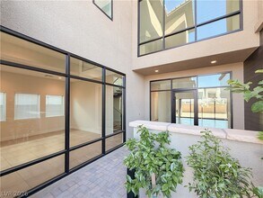 10761 Canyon Bloom Dr in Las Vegas, NV - Building Photo - Building Photo