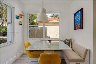 1529 Yellowheart Way in Hollywood, FL - Foto de edificio - Building Photo