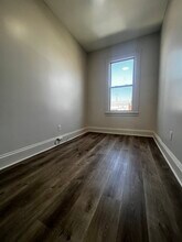 44 W 11th St, Unit 2 in Bayonne, NJ - Foto de edificio - Building Photo