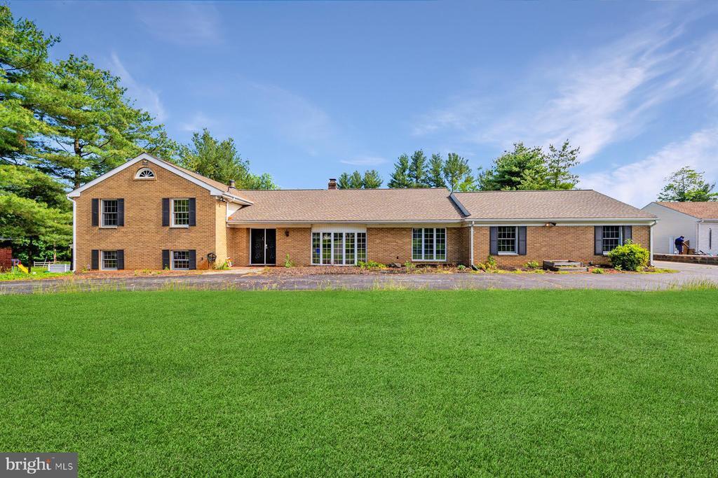3990 View Top Rd in Ellicott City, MD - Building Photo