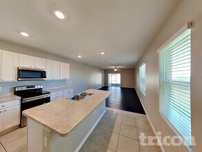 4447 Blue Rock Dr in Sanford, FL - Foto de edificio - Building Photo