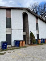 2304 Mission Hill Dr in Austin, TX - Building Photo