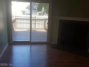 1282 Bridle Creek Blvd in Virginia Beach, VA - Foto de edificio - Building Photo