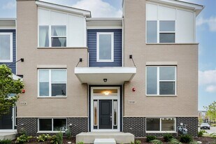 3S528 Cambridge Ct in Warrenville, IL - Building Photo