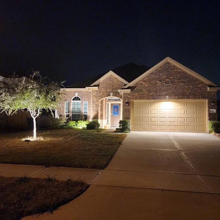 3417 Fawnwood Dr in Texas City, TX - Building Photo