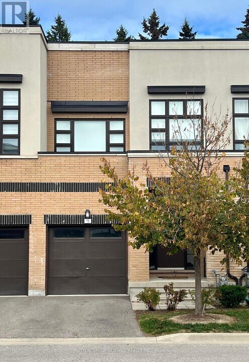 72 Causland Ln in Richmond Hill, ON - Building Photo