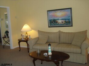 426 Canterbury Ct in Ventnor City, NJ - Building Photo - Building Photo