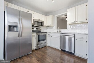 1109 Oak View Dr in Mount Airy, MD - Building Photo - Building Photo