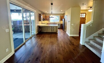2608 NW Boulder Ridge Loop in Bend, OR - Building Photo - Building Photo