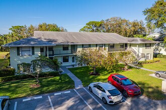 Sabal Ridge Condominium in Palm Beach Gardens, FL - Building Photo - Primary Photo