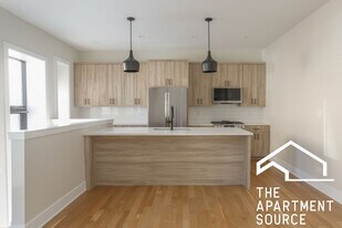 1402 W Belden Ave in Chicago, IL - Building Photo