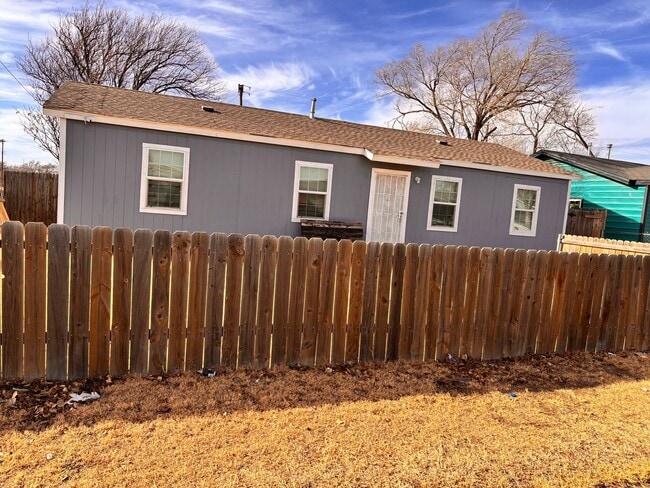 property at 1101 Bluebell St