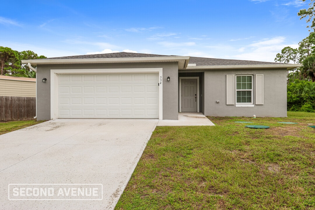534 Poplar St SE in Palm Bay, FL - Building Photo
