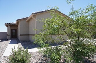 627 N Crowned Dove Trail in Casa Grande, AZ - Building Photo - Building Photo