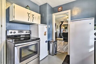 8311 NE Sacramento St in Portland, OR - Building Photo - Building Photo