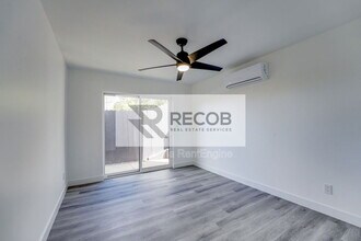 3663 Budd St in San Diego, CA - Foto de edificio - Building Photo