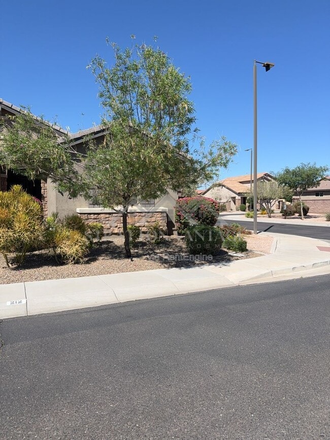 212 E Prescott Dr in Chandler, AZ - Building Photo - Building Photo