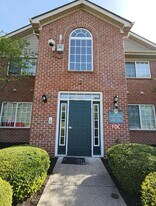 6713 Dorothy's Creek in Canal Winchester, OH - Building Photo
