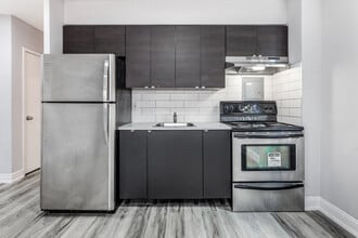 Marina View Apartments in Toronto, ON - Building Photo - Interior Photo