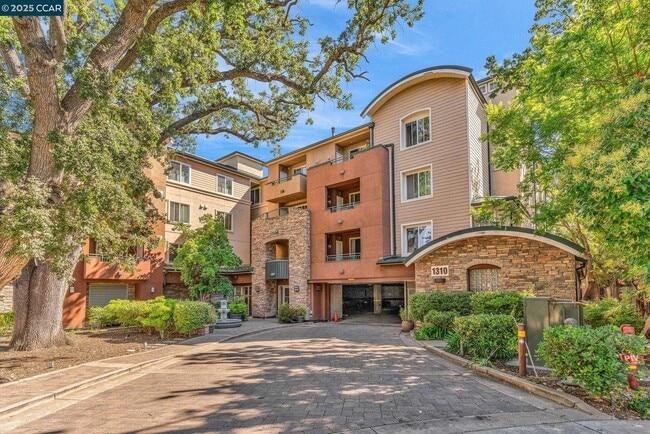 property at 1310 Creekside Dr