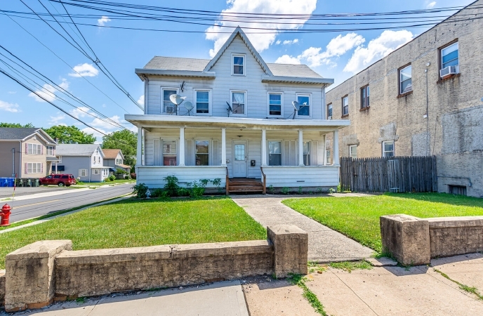 250-254 Amboy Ave in Woodbridge, NJ - Building Photo