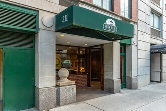 Reade House in New York, NY - Foto de edificio - Building Photo