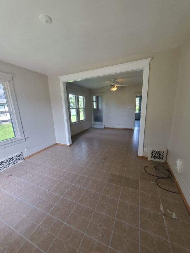 921 12th Ave in Rock Island, IL - Building Photo - Building Photo