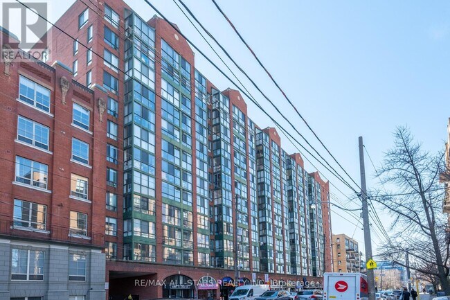 801-801 King St W in Toronto, ON - Building Photo - Building Photo